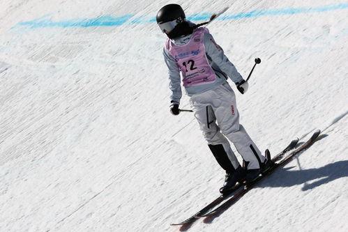 滑雪跳台成人教学视频,成人入门必备技巧解析